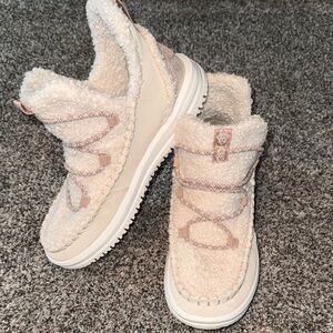 Cozy Cream Sherpa Boots
